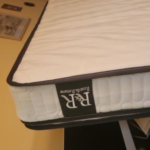 Matress Queen size